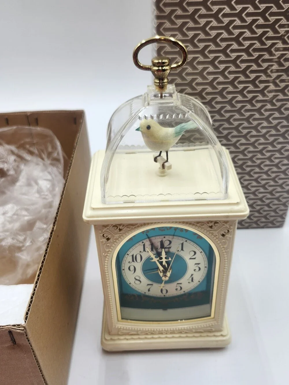 Vintage-Style Cream Bird Clock Home Wall Decor